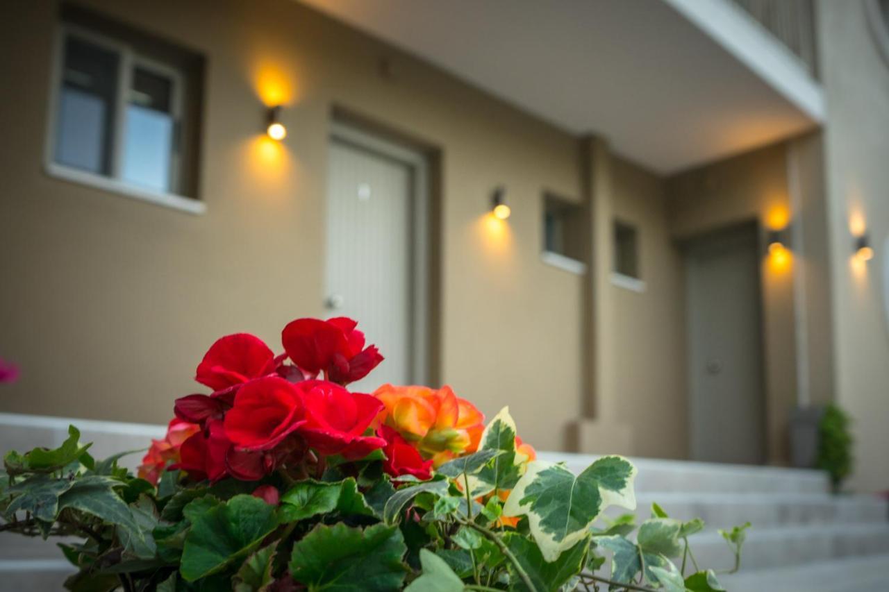 Forest Resort Suites Skiathos Troulos Bagian luar foto