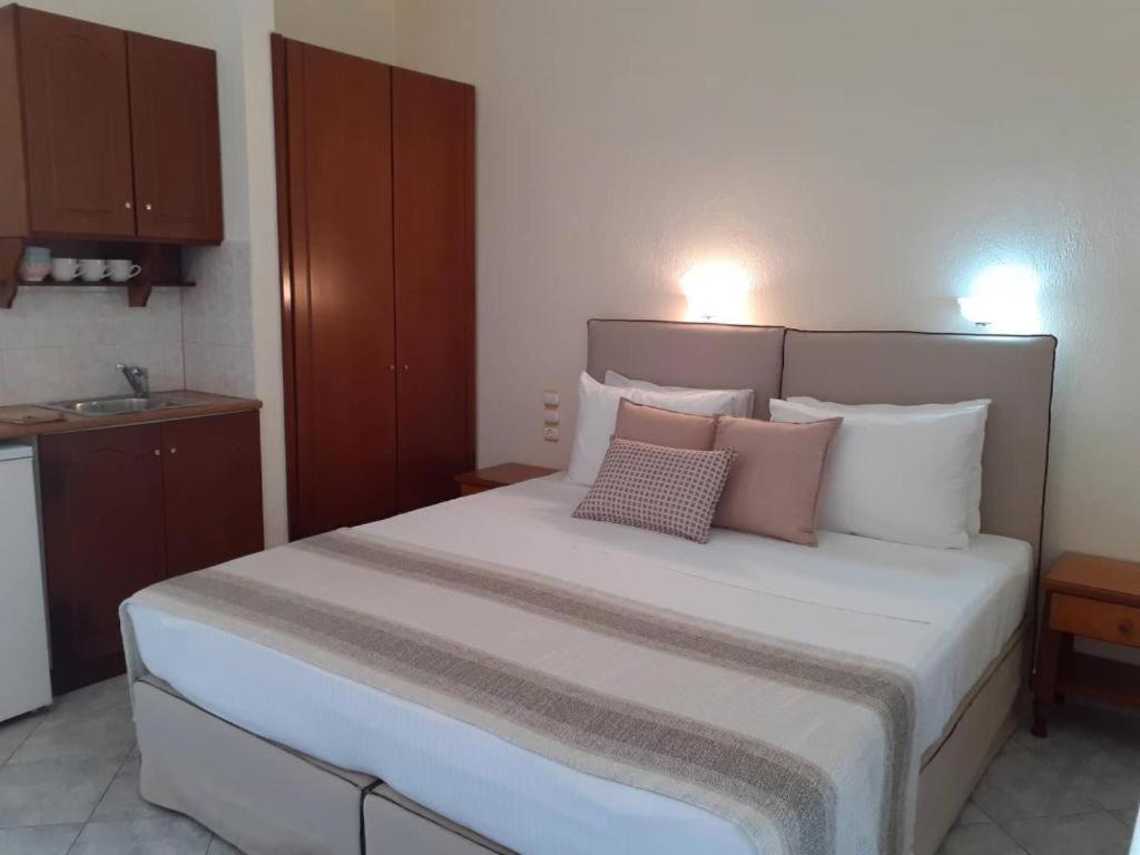 Forest Resort Suites Skiathos Troulos Bagian luar foto