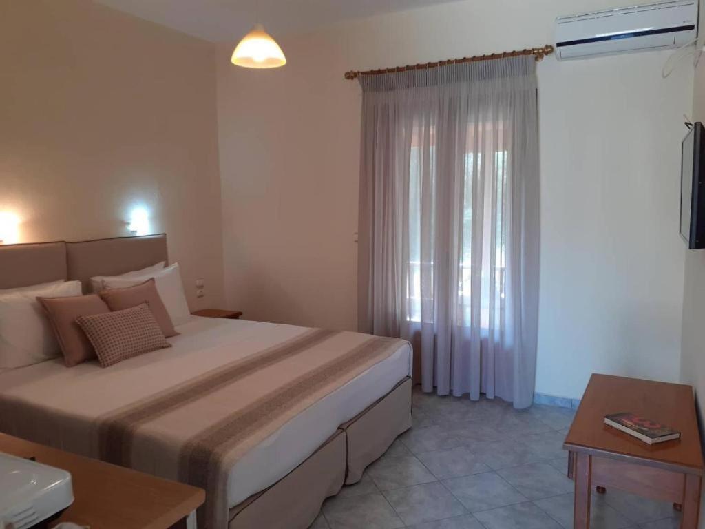 Forest Resort Suites Skiathos Troulos Bagian luar foto